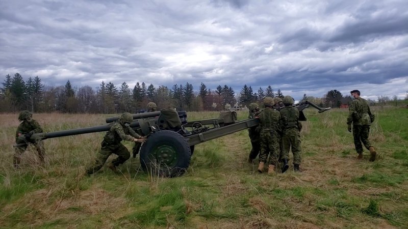Military training in Puslinch, Stock image by Lt(N) Andrew McLaughlin/Canadian Armed Forces